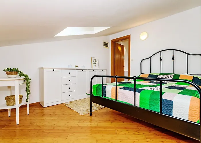 Duplex Apartment In Peaceful Area - Zadar