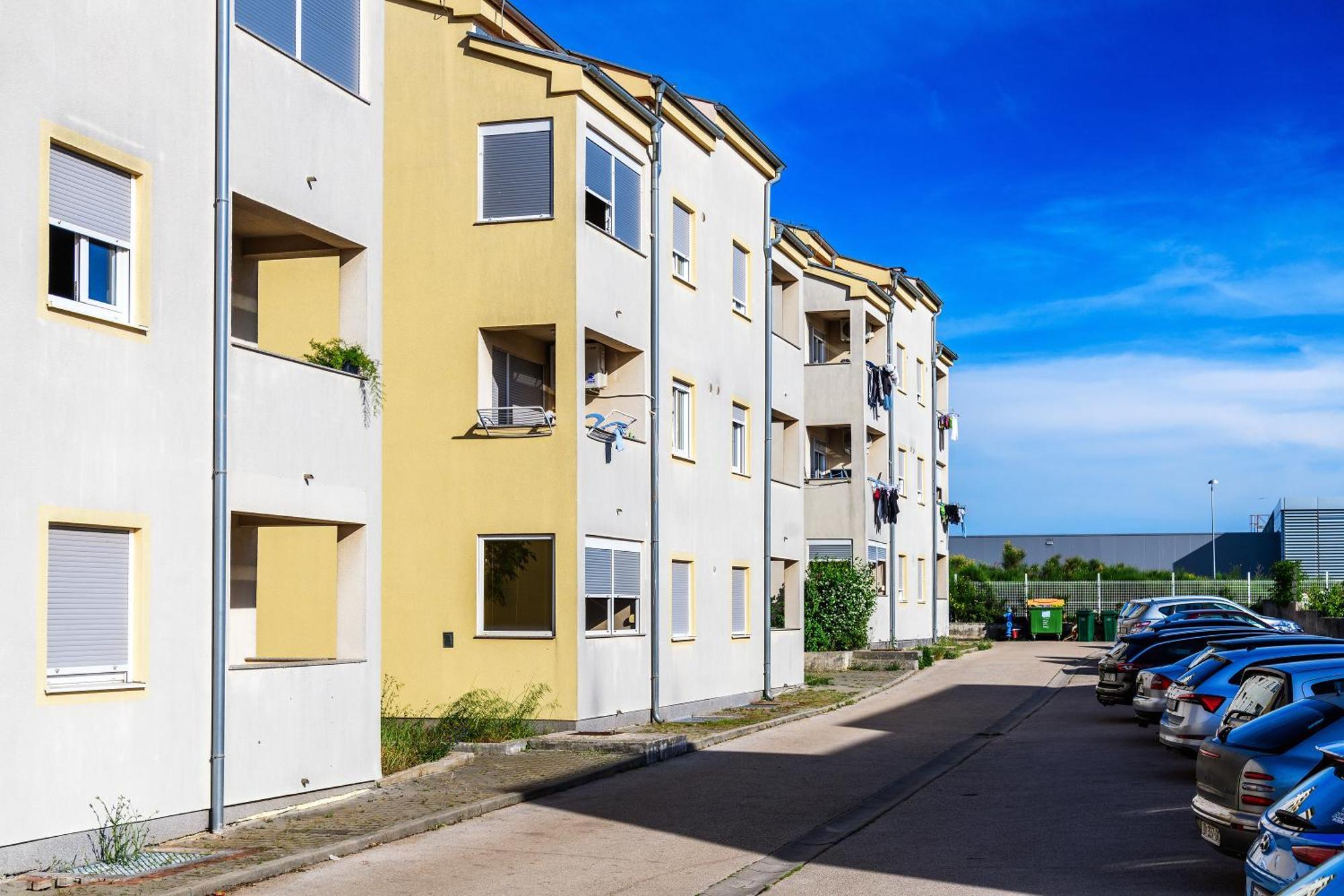 Duplex In Peaceful Area - *