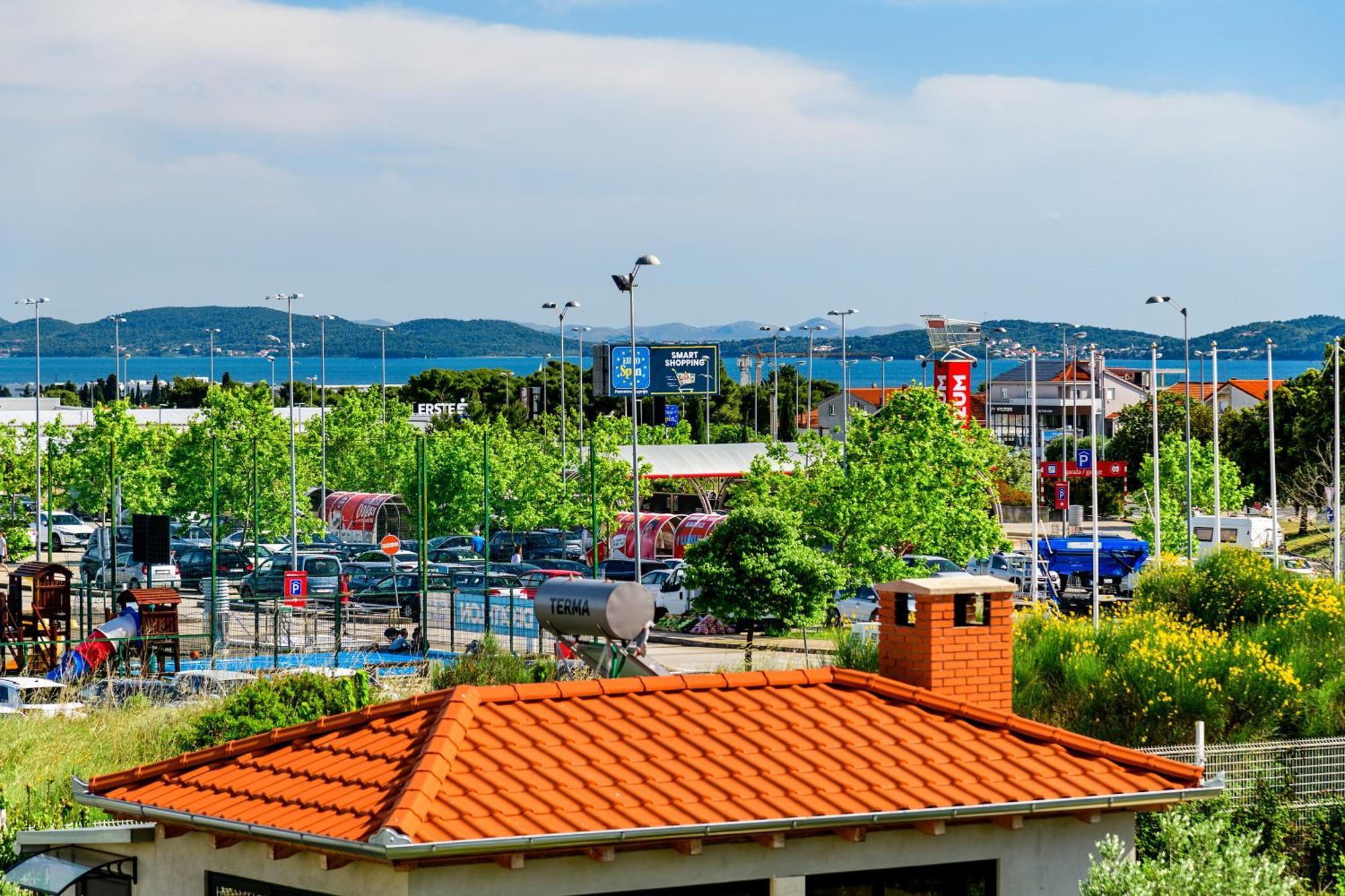 Duplex In Peaceful Area - * Zadar