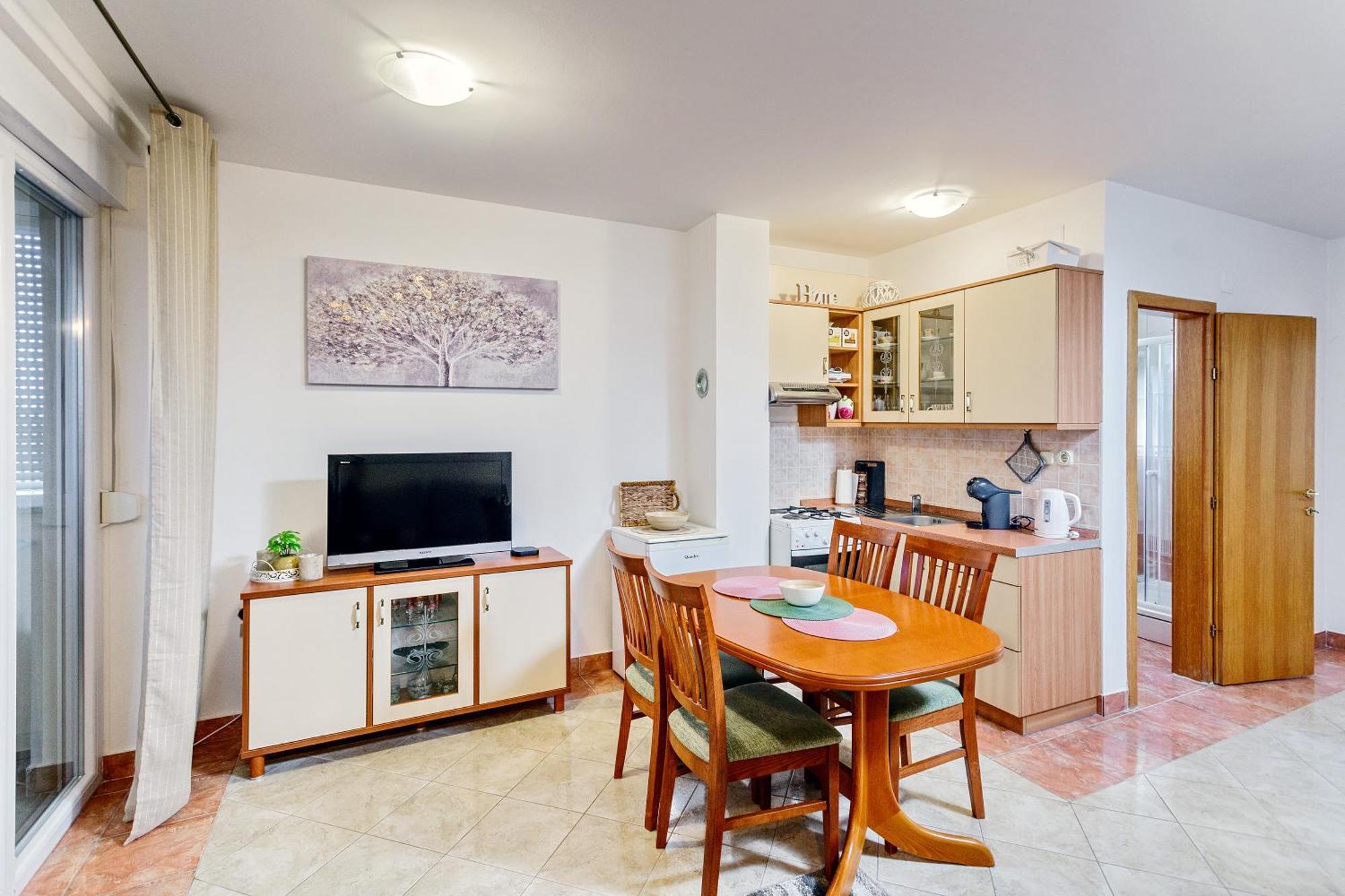 Duplex In Peaceful Area - Apartment