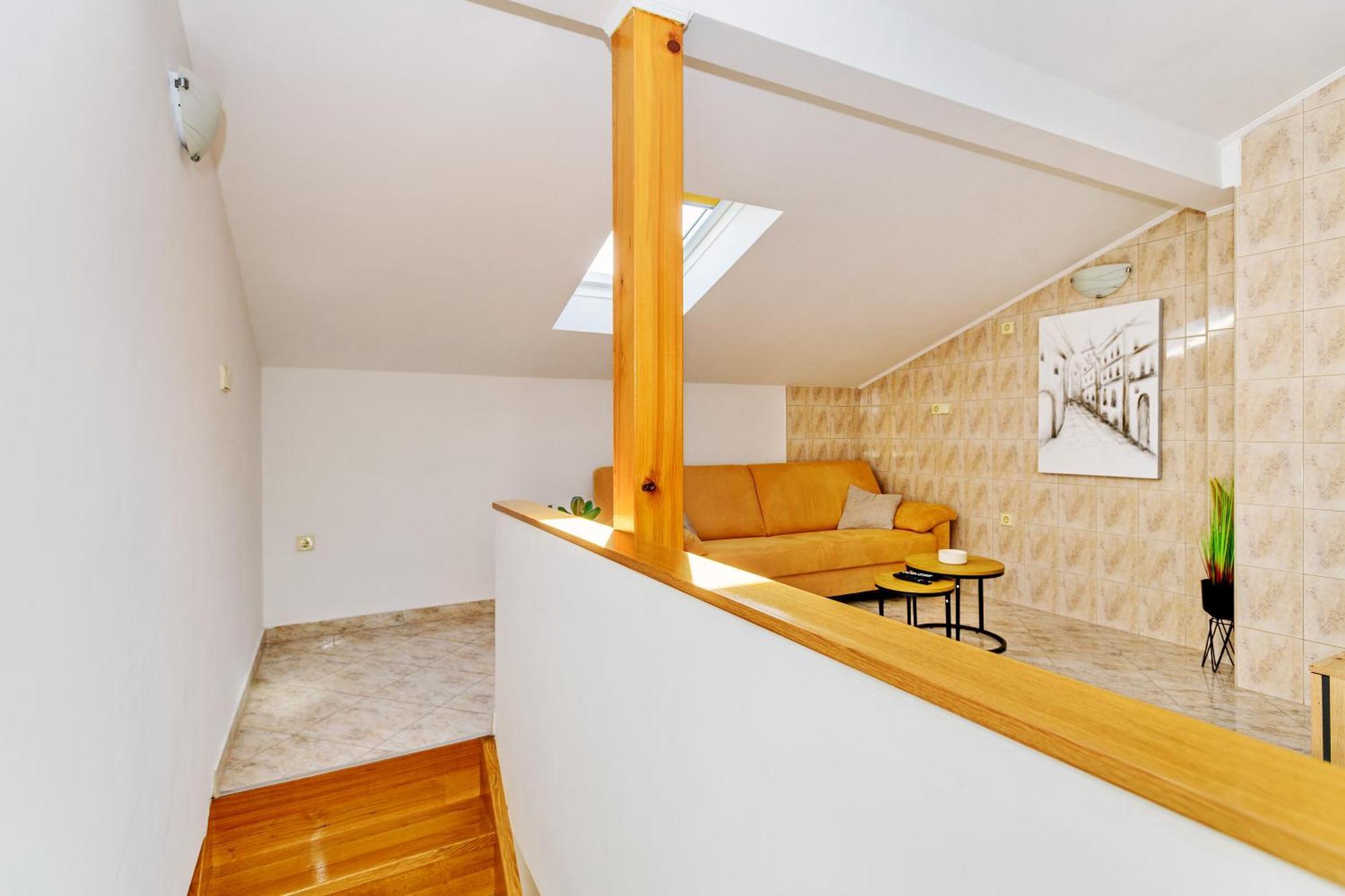 Duplex In Peaceful Area - * Zadar