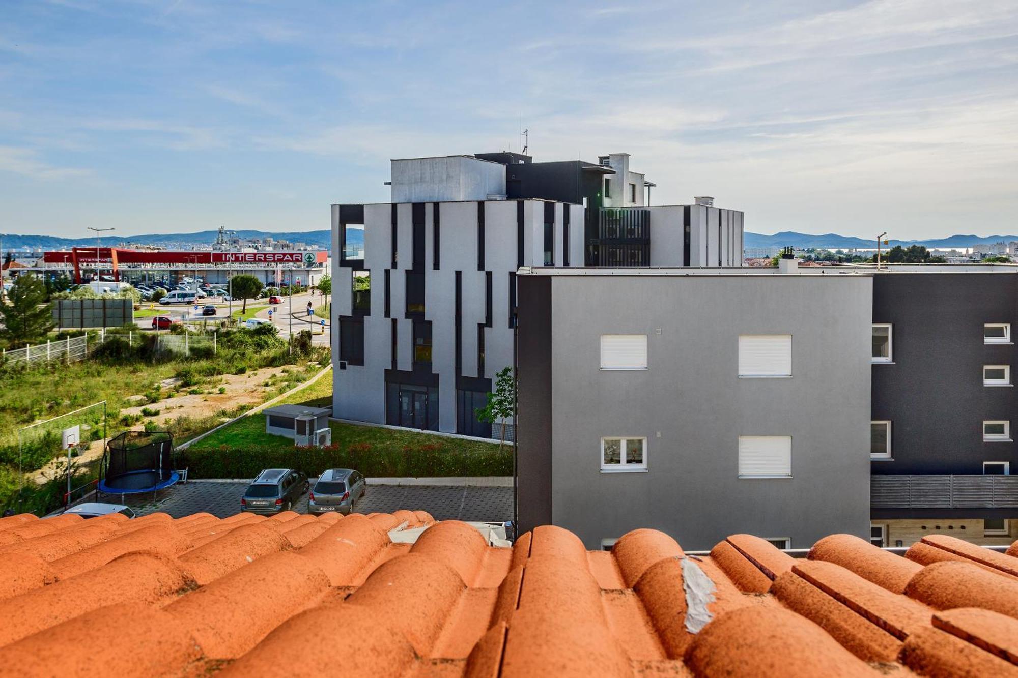 Duplex In Peaceful Area - Apartment *