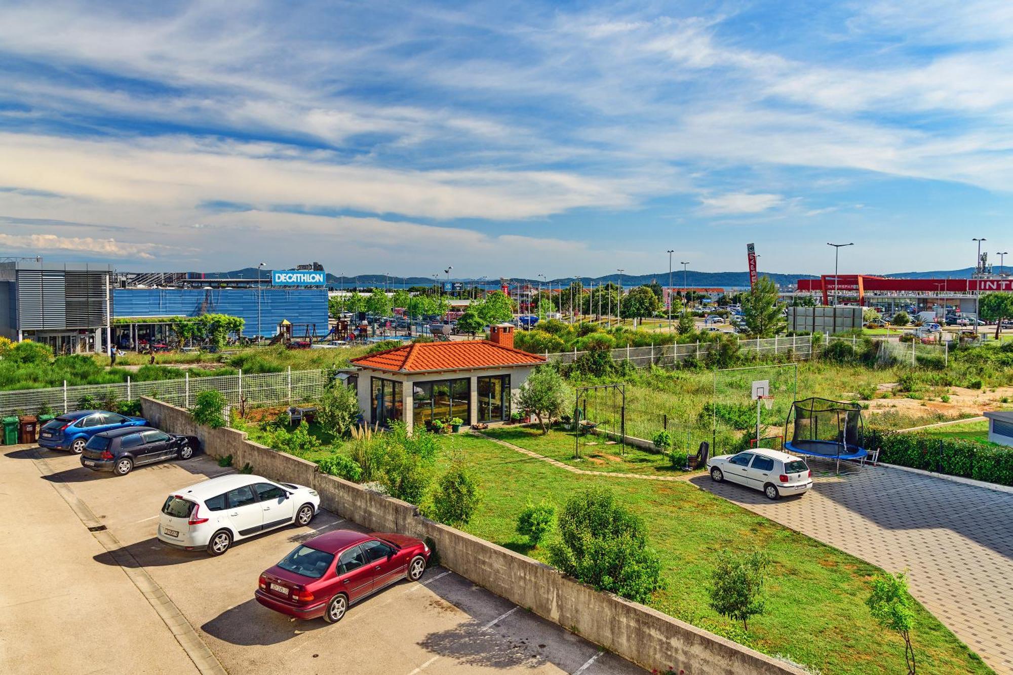 Duplex In Peaceful Area - *