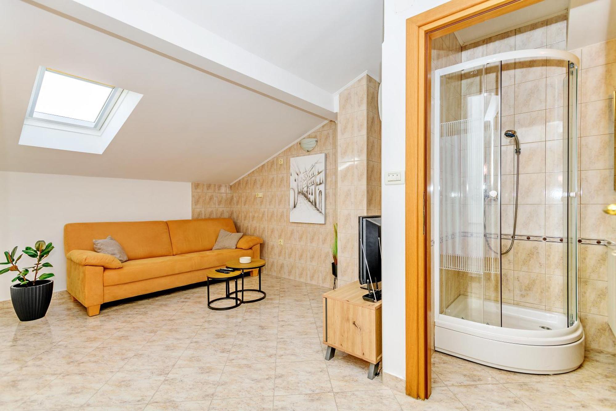 Duplex In Peaceful Area - Apartment *