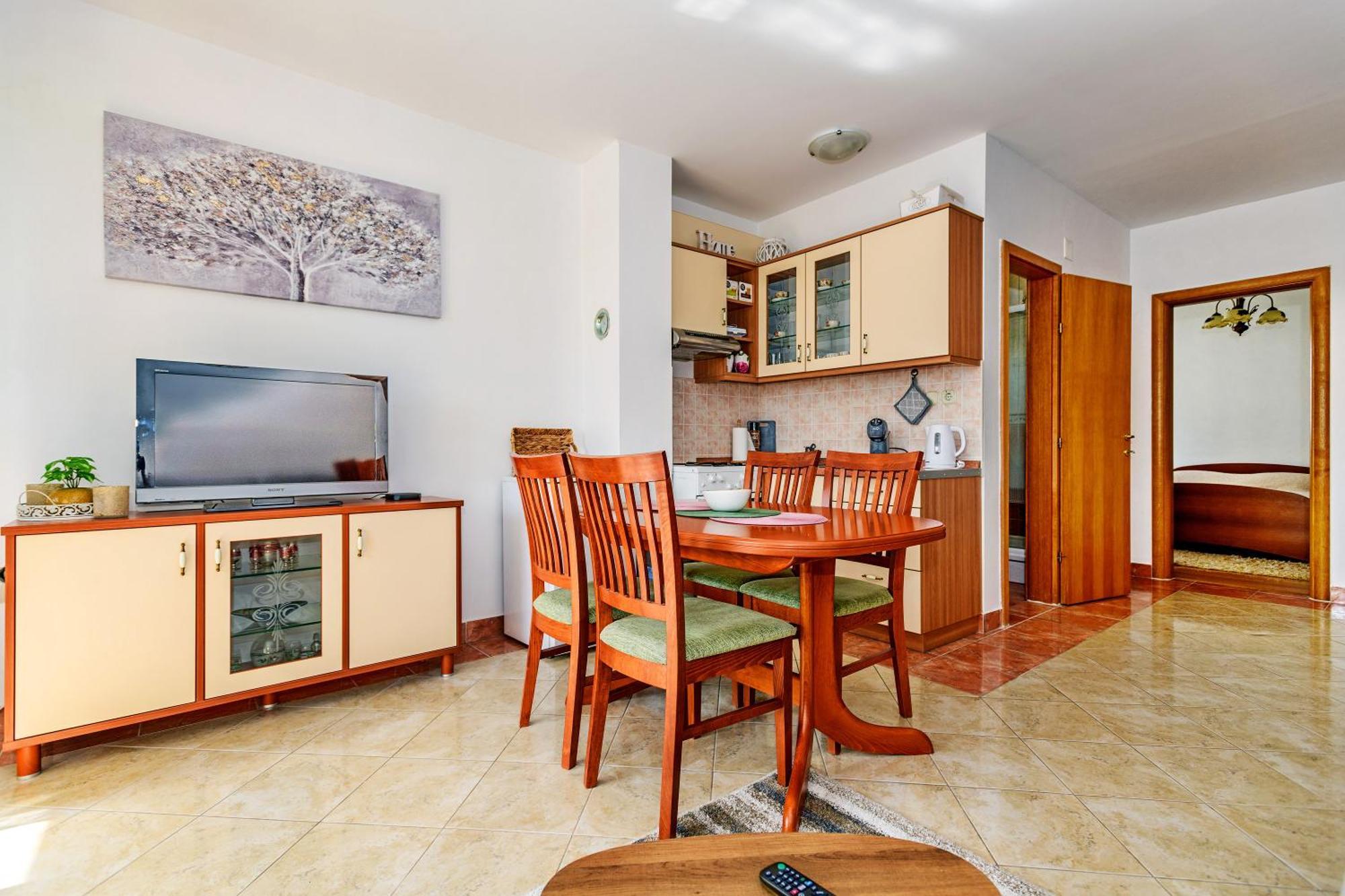 Duplex In Peaceful Area - Apartment
